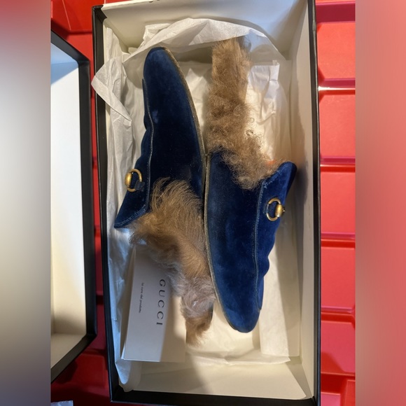 Gucci Princetown Fur-lined velvet slippers in Blue Velvet - Picture 7 of 10
